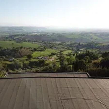 Spacious Apartment In Recanati With A 200 M² Mountain View المظهر الخارجي الصورة