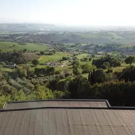 Spacious Apartment In Recanati With A 200 M² Mountain View المظهر الخارجي الصورة