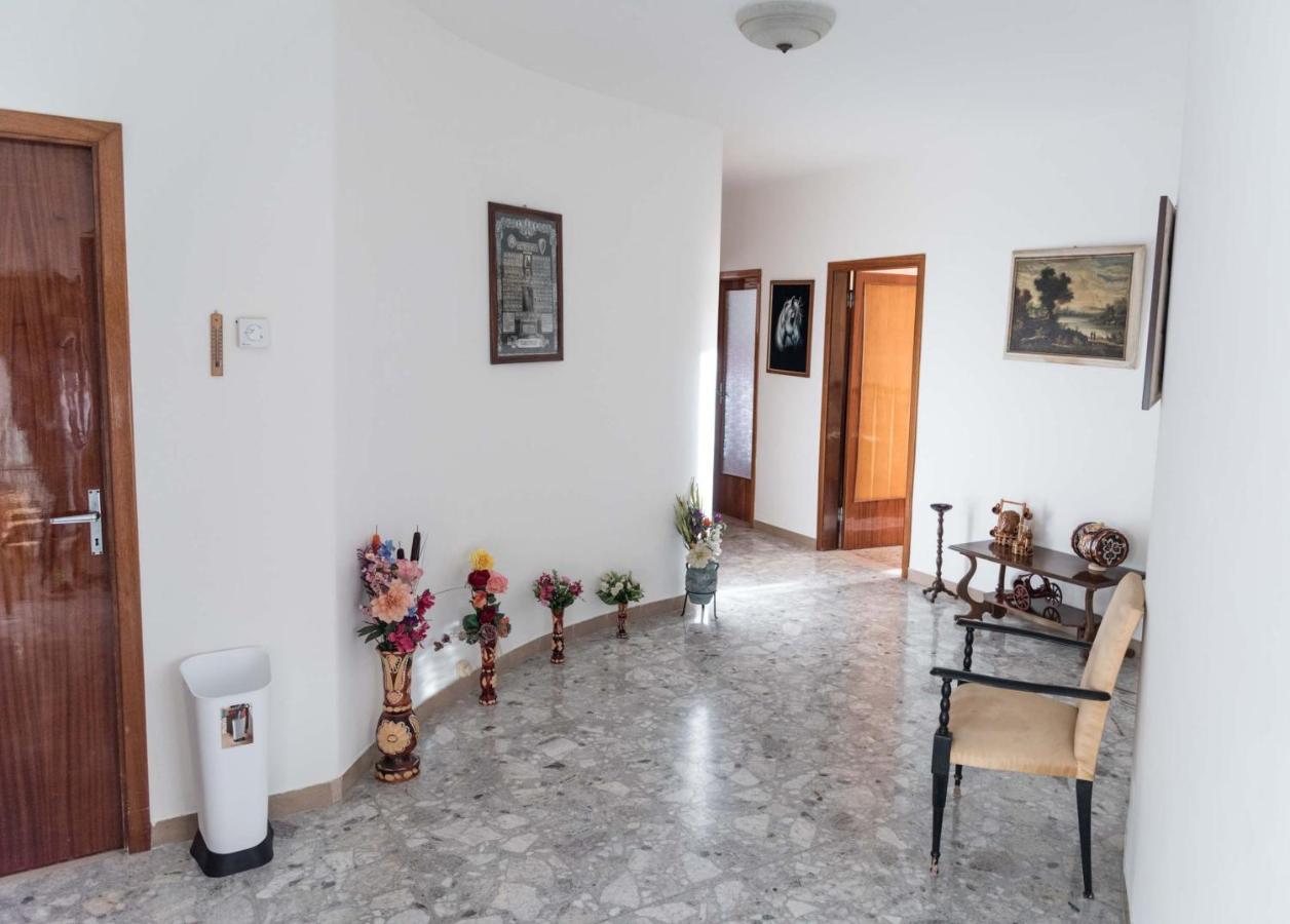 Spacious Apartment In Recanati With A 200 M² Mountain View المظهر الخارجي الصورة